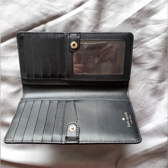 BlackMadison Large Slim Bifold Wallet - Picture 3 of 3